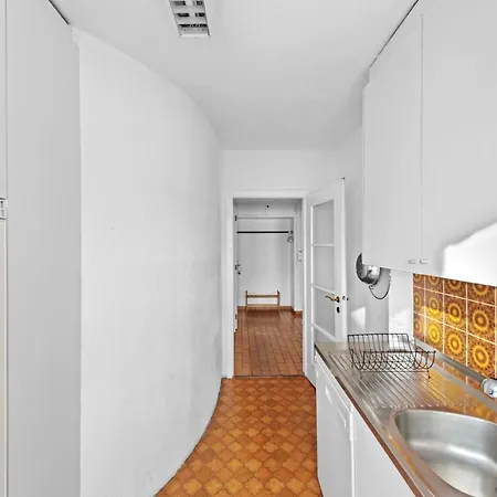 Muenstergasse Old Town Zürih