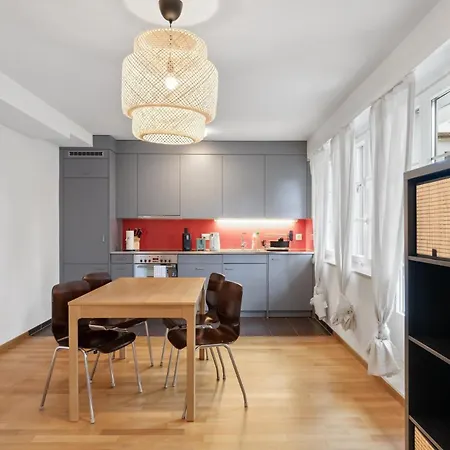 Muenstergasse Old Town Zürih